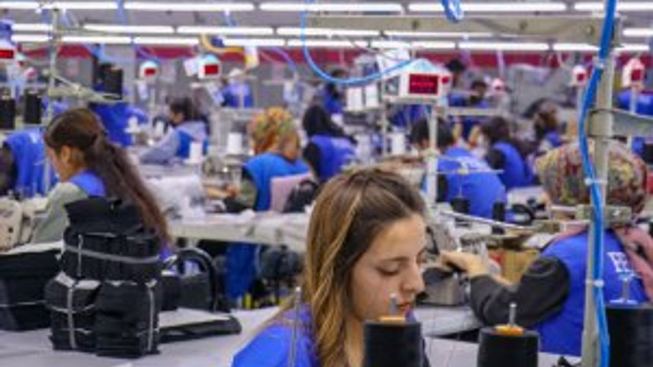 Van'daki tekstil fabrikalarının ürünleri yurt dışına ihraç ediliyor