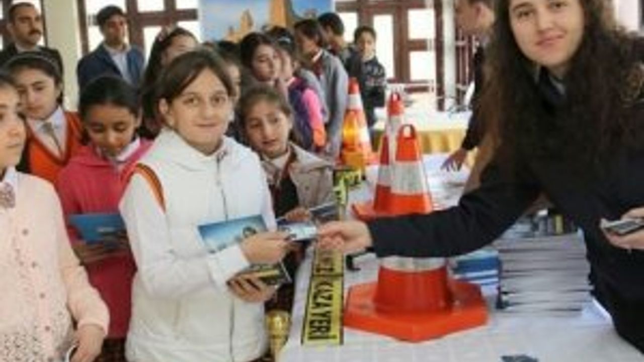 Hakkari'de Trafik Haftası etkinlikleri düzenlendi