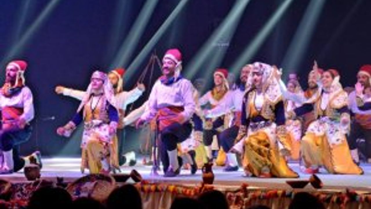 “Kültürlerin Dansı ile Reng-i Hakkari” 2´inci kez sahnelendi