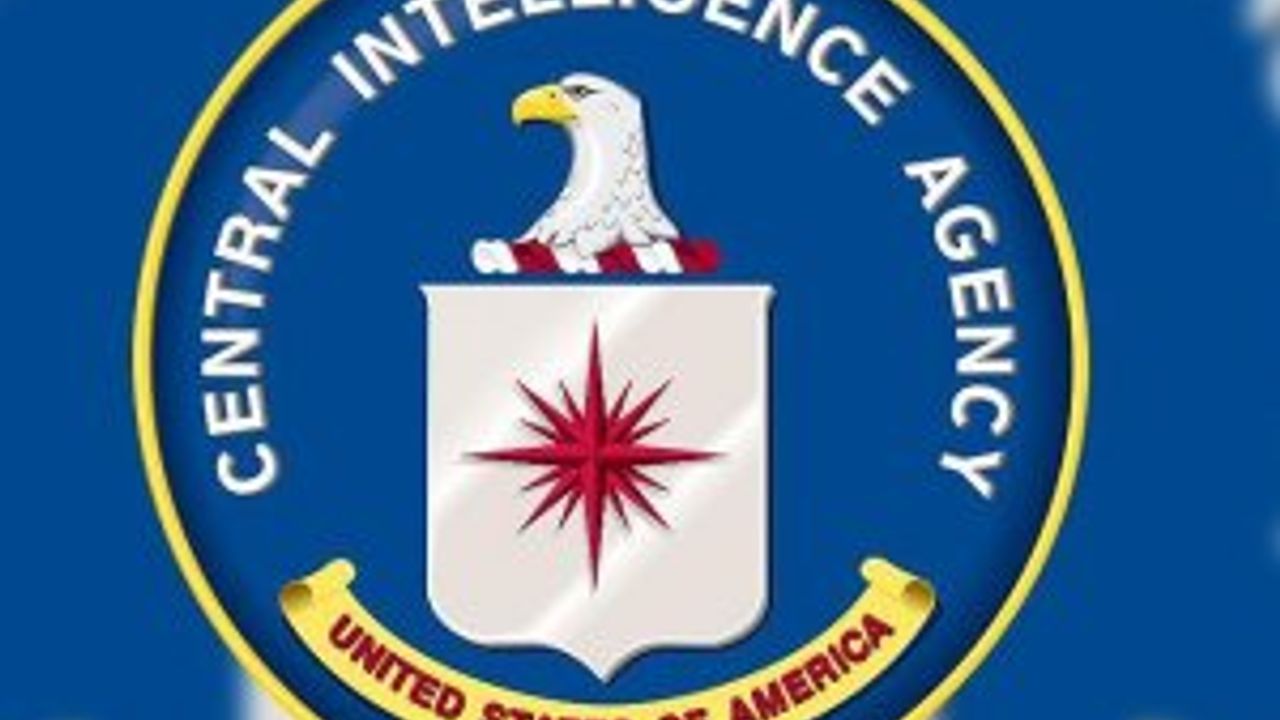 CIA'nin eski direktöründen ABD'nin başka ülkelerdeki seçimlere karıştığı itirafı