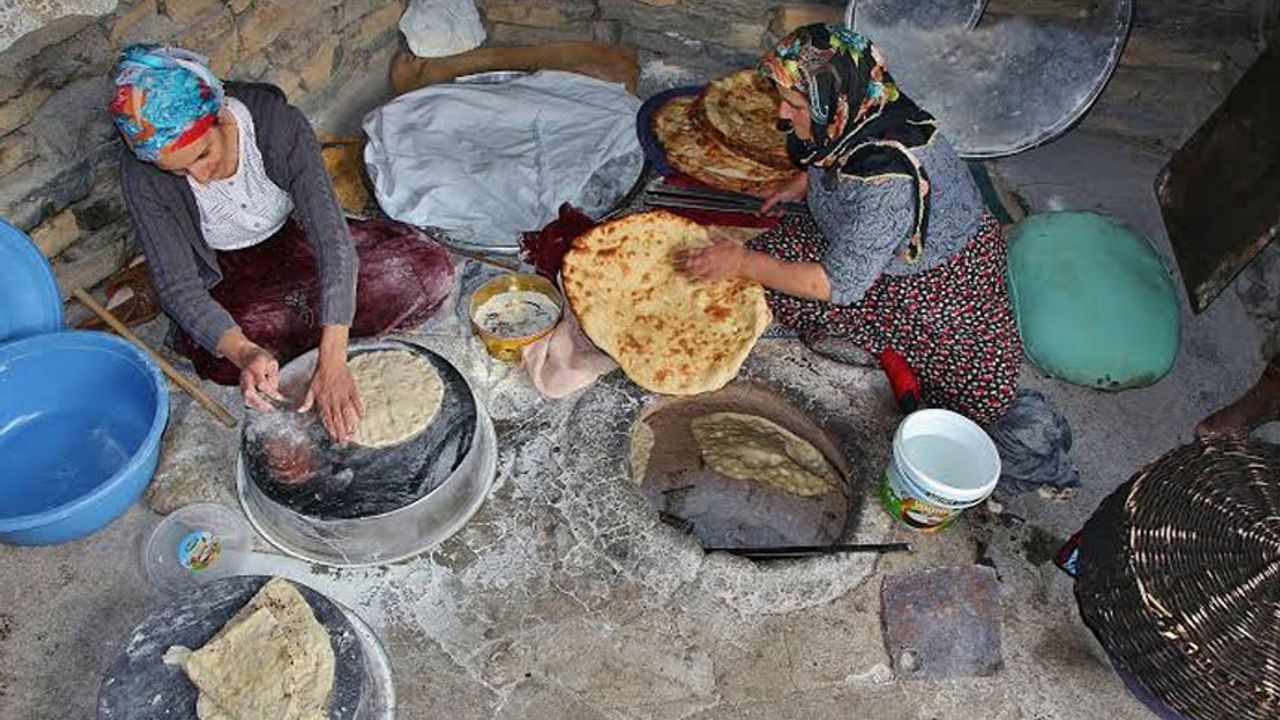 Kadınlar ekonomik, doğal ve uzun ömürlü ekmek üretiyor