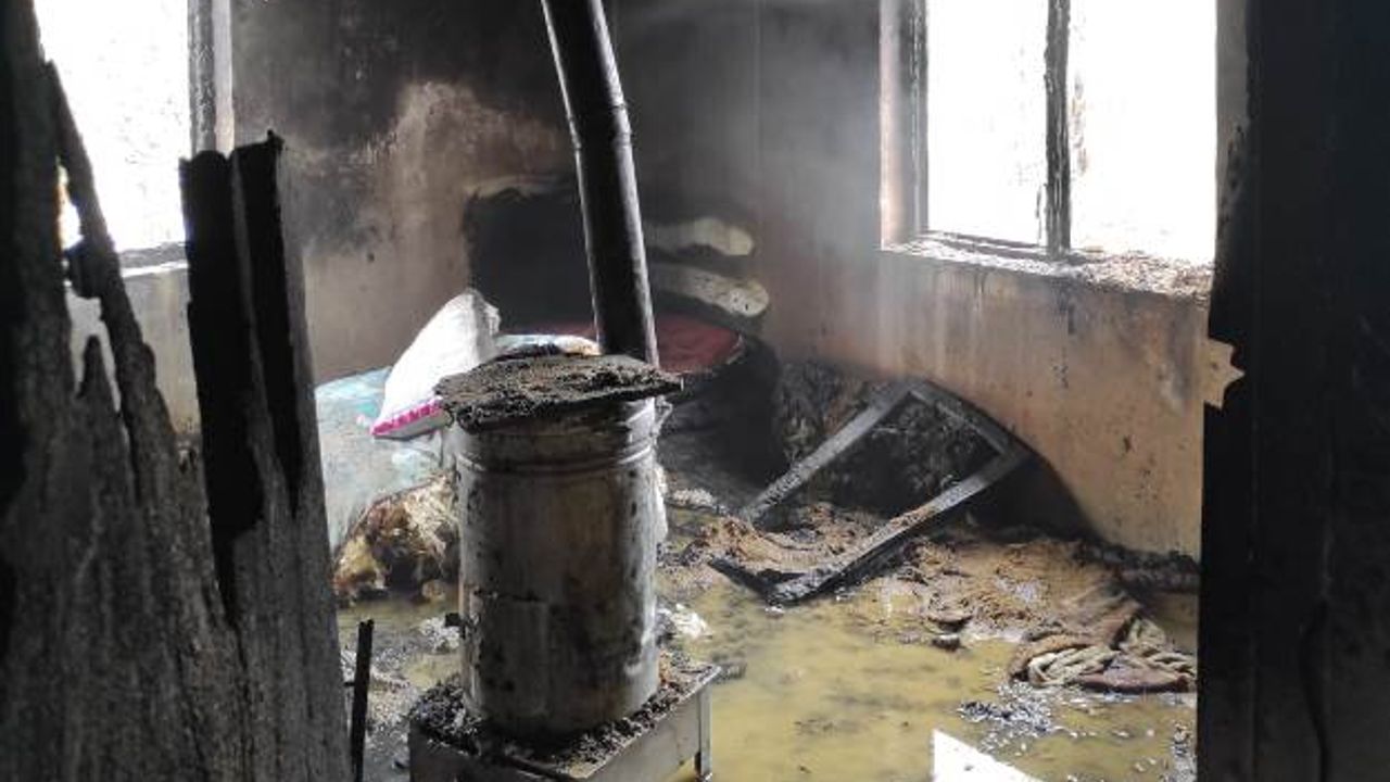 Yüksekova Esendere'de bir evde yangın çıktı