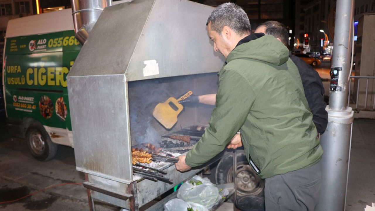 Ciğerci Remzi, Urfa lezzetini Hakkari’ye taşıdı