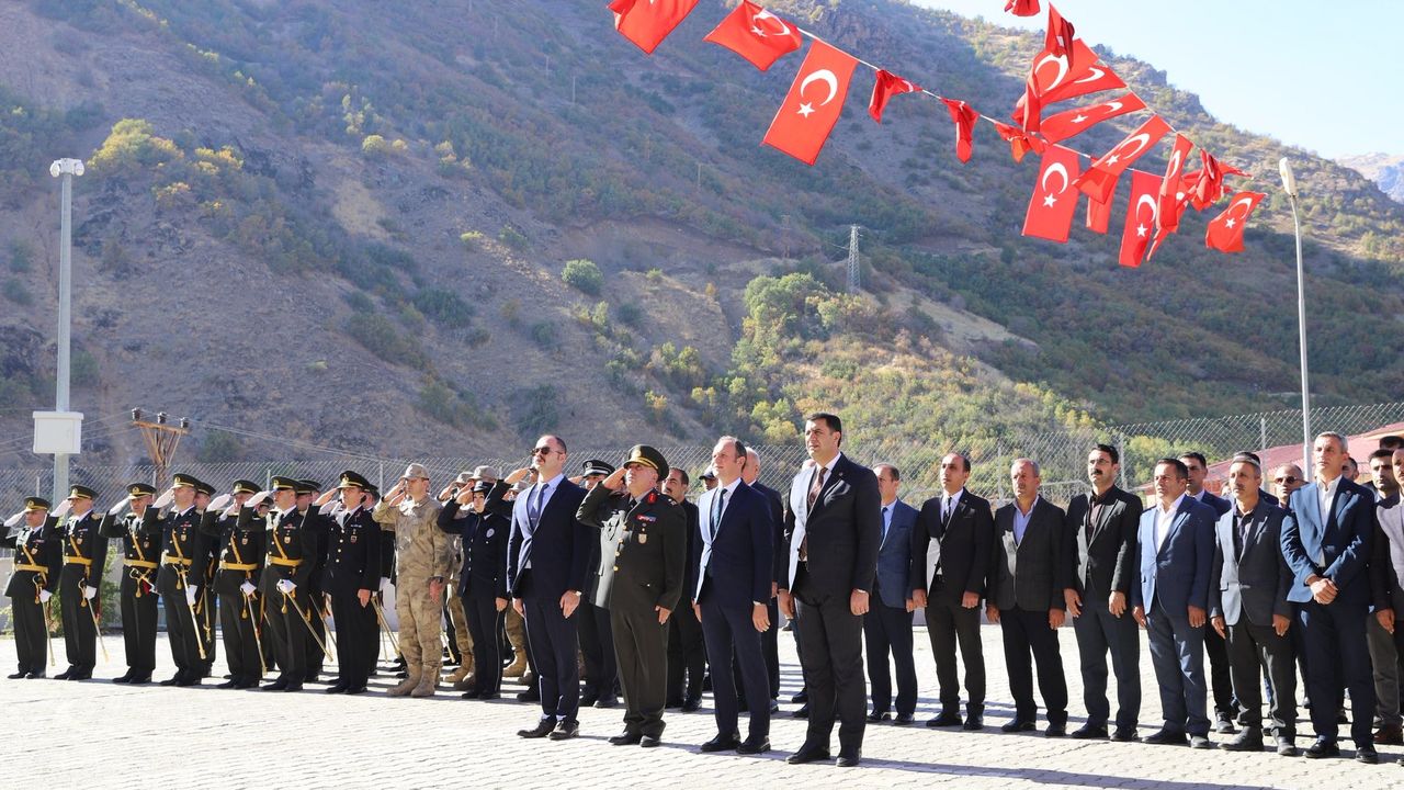 Şemdinli'de 29 Ekim Cumhuriyet Bayramı töreni