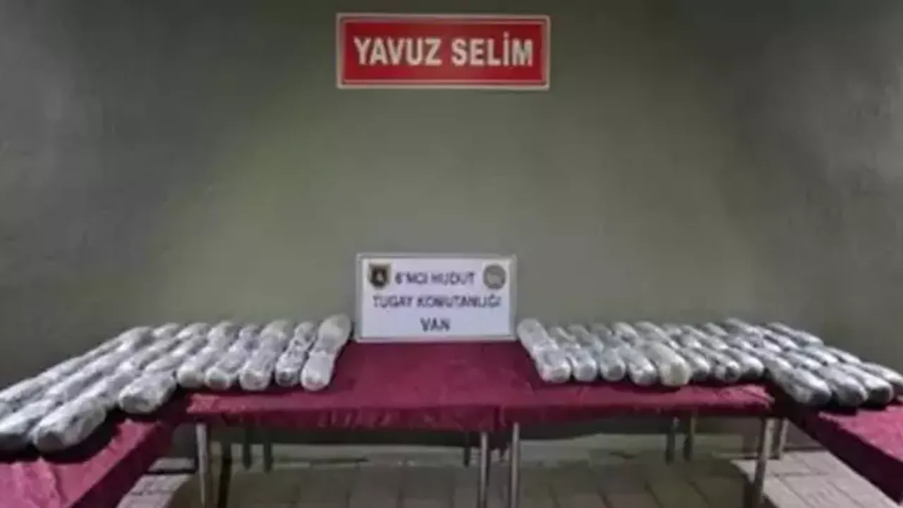 Hakkari ve Van'da 102 kilo uyuşturucu ele geçirildi