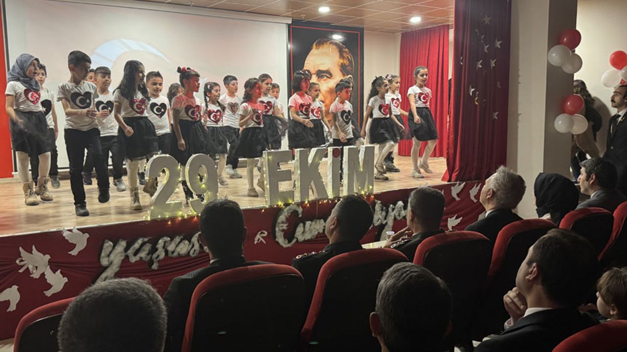 Yüksekova'da 29 Ekim Programı düzenlendi