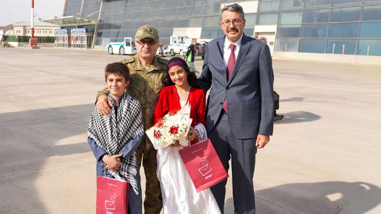 Kara Kuvvetleri Komutanı Tokel Hakkari'de