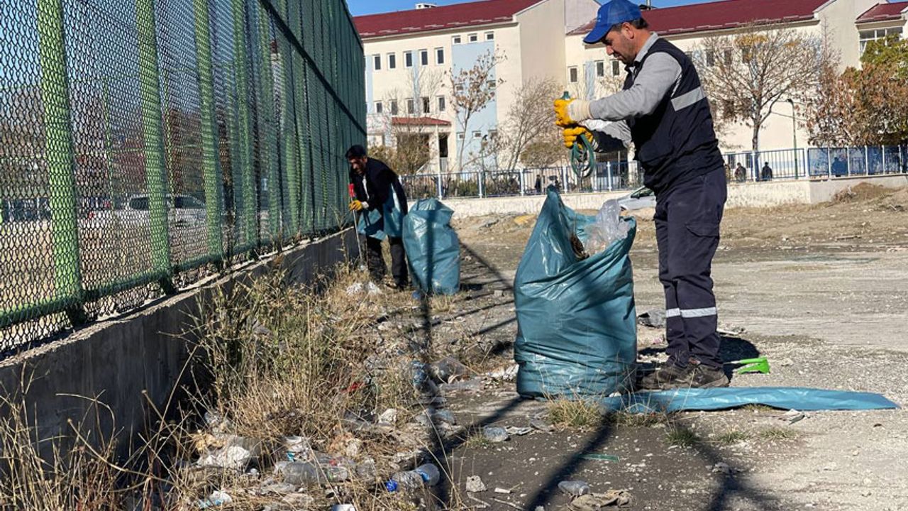 Tuşpa Oto Sanayi Sitesi’nde temizlik çalışması