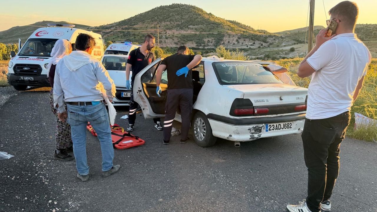 Batman'da iki otomobil çarpıştı: 12 yaralı