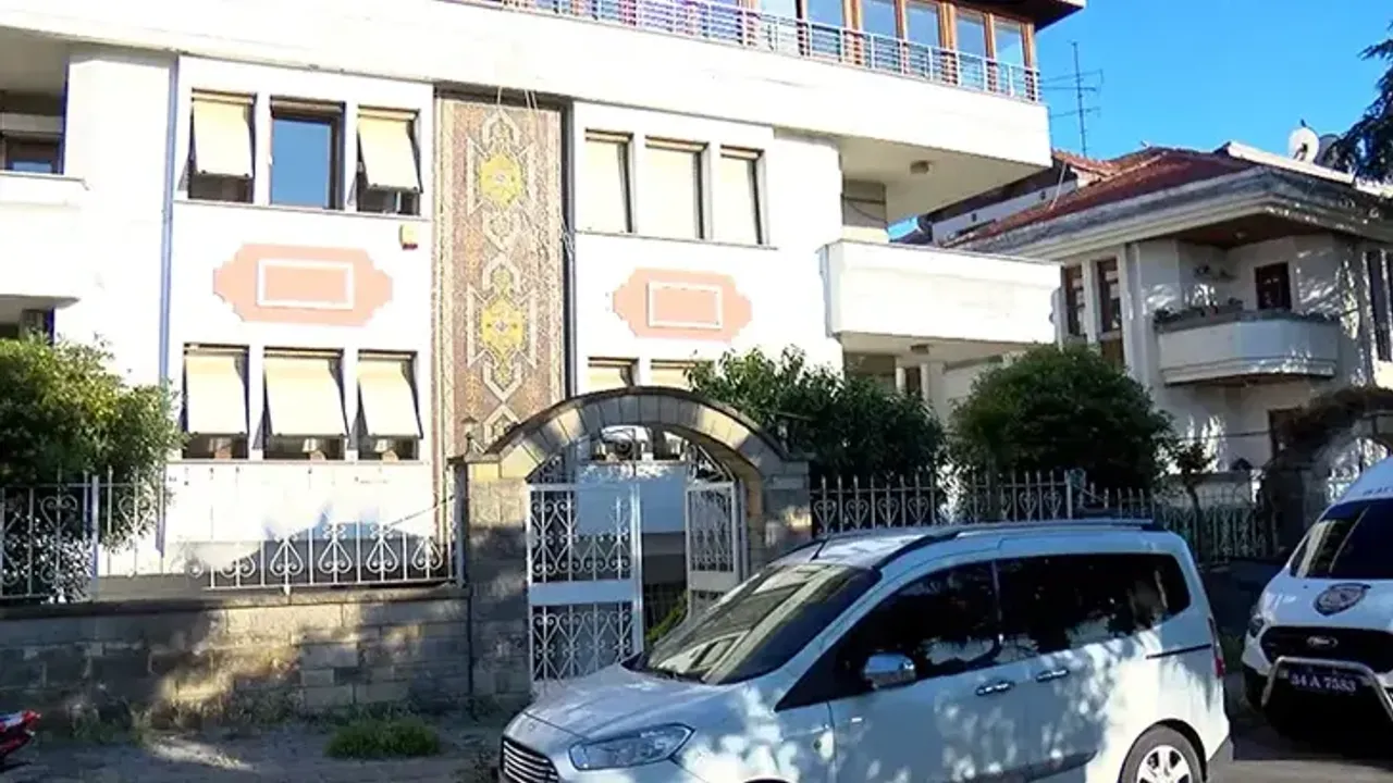 Bakırköy’de kardeş kavgası silahlı bitti
