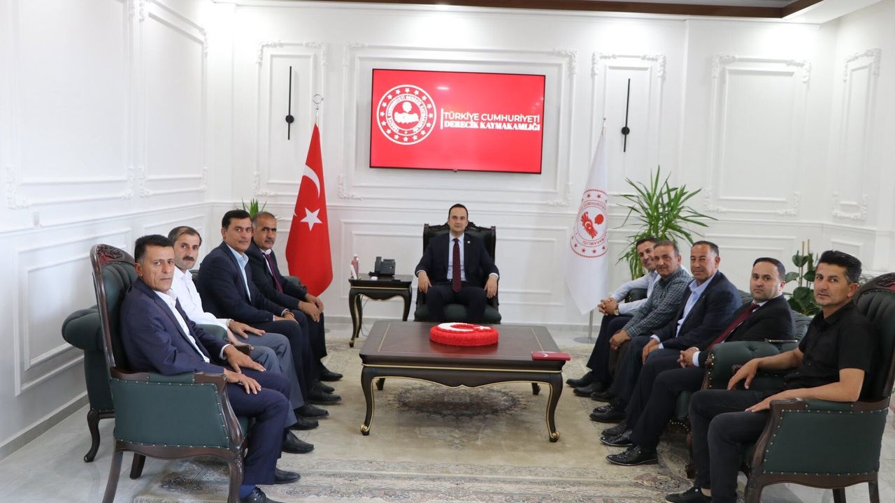 Derecik Kaymakamı Demirci, AK Parti İlçe Teşkilatını ağırlad