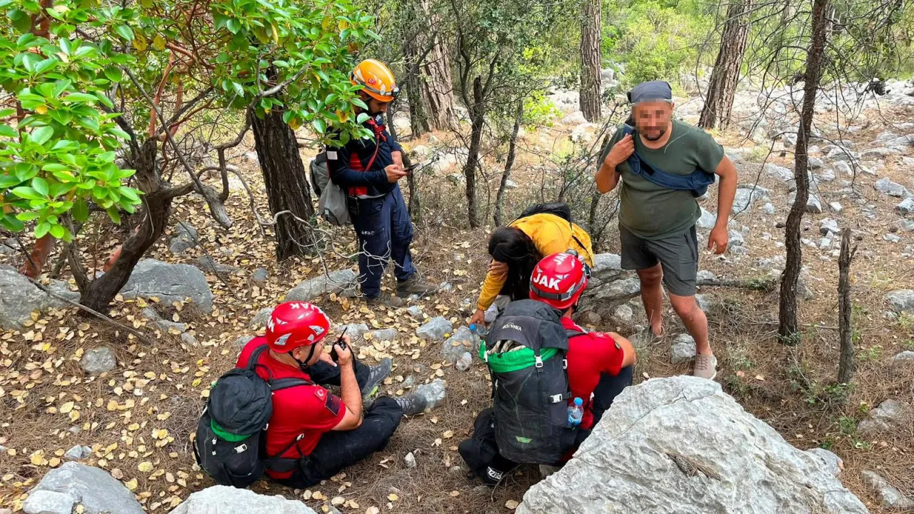 Dağda kaybolan 2 arkadaş kurtarıldı