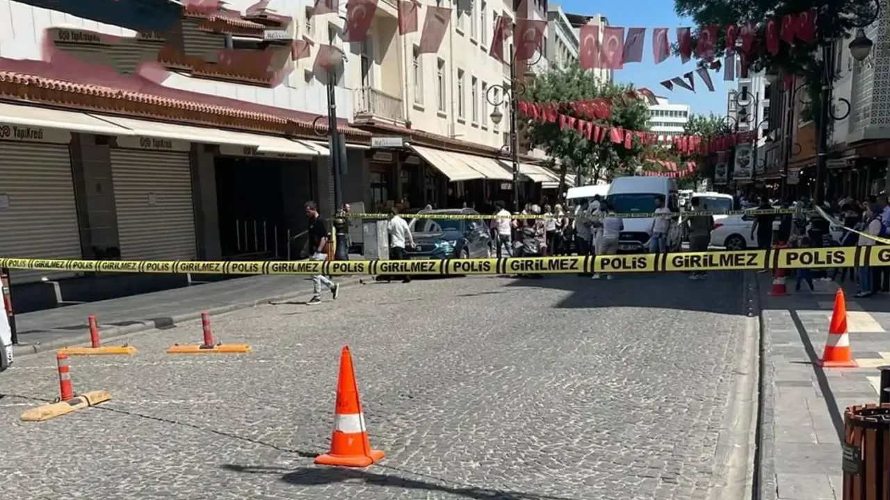 Diyarbakır’da Yapı Kredi Bankası’na silahlı saldırı düzenlen