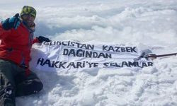 Hakkârili Dağcıları Gürcistan’da Kazbek dağına tırmandı
