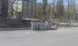 Hakkari Belediyesi’nden Sokak Ve Caddelere Yeni Çöp Konteyneri