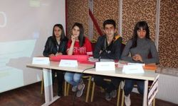 Hakkari'de Münazara yarışması düzenlendi
