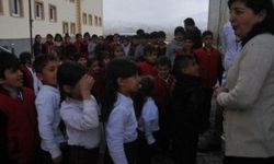 "Gezici Kütüphane ile Hakkari Okuyor” projesi Yüksekova'da