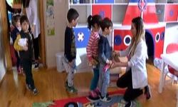 Minikler Hakkari'deki Arkadaşlarına Kırtasiye Malzemesi Gönderdi