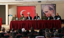 Vali Toprak Çukurca'da Muhtarlar Toplantısına Katıldı