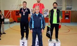 Hakkari'de Valilik Kupası Masa tenisi düzenledi.