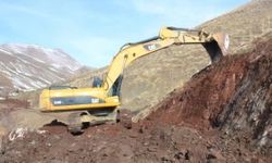 Yüksekova'da Yol Çalışması