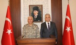 Tümgeneral Tarakçı Vali Toprak'ı ziyaret etti.