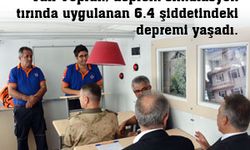 Vali Toprak, deprem simülasyon tırını ziyaret etti