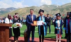 BEÜ'de bin 600 öğrencinin mezuniyet heyecanı
