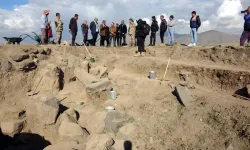 Van’da 2 bin 800 yıllık kalede tarihi keşif