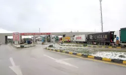 Balkanlar’da yollar kardan kapandı