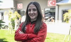 Cansu Bektaş halterde dünya şampiyonu oldu