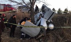 Kontrolden çıkan otomobilin ağaca çarptığı kazada 3 kişi öldü