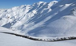 Şırnak'taki Tanin Geçidi'ndeki kar manzaraları havadan görüntülendi