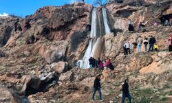 Bölgede ‘bereketin müjdeleyicisi’ olarak anılan şelale akmaya başladı