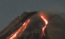 Japonya'daki Sakurajima Yanardağı patladı