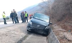 BBP Başkanı Mustafa Destici'nin makam aracı kaza yaptı