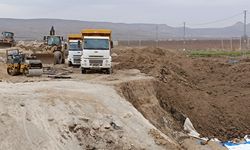 Boru döşerken toprak altında kalan işçi hayatını kaybetti