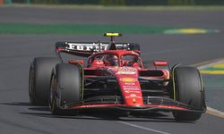 F1 Avustralya yarışında kazanan Carlos Sainz