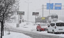 Bitlis merkezde kar kalınlığı 15 santimetreye ulaştı