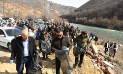 400 kişi Munzur Vadisi'nde çevre temizliği yaptı