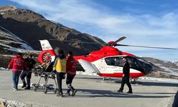 Başkale'de, ambulans helikopter hamile kadın için havalandı
