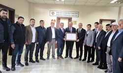 Durankaya Belediye Başkanı Demirci mazbatasını aldı