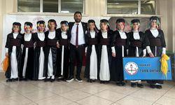 Hakkari folklor ekibi bölge yarışmasında birinci oldu