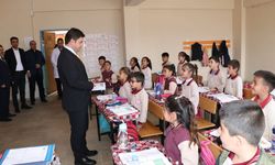 Hakkari Milli Eğitim Müdürü Yılmaz'dan okul ziyareti