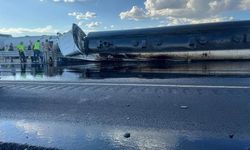 Devrilen akaryakıt yüklü tankerin şoförü öldü