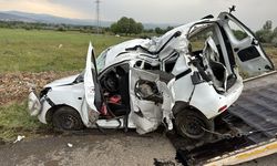 Bingöl'de hafif ticari araç kaza yaptı: 3'ü ağır, 4 yaralı