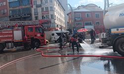 Hakkari itfaiyesi cadde ve sokakları yıkadı