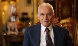 Eski Dışişleri Bakanı Yakış hayatını kaybetti