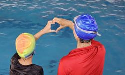 Hakkarili vatandaşlar yarı olimpik havuzda serinliyor