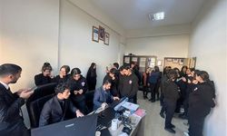 Hakkari'de Umre Ödüllü Gençlik Bilgi Yarışması tanıtılıyor